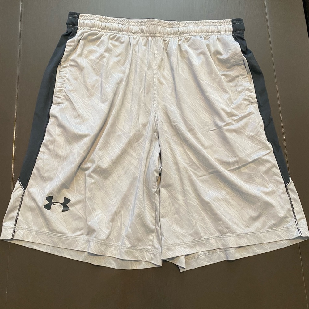 Under Armour Men’s UA Tech shorts, Large, Gray